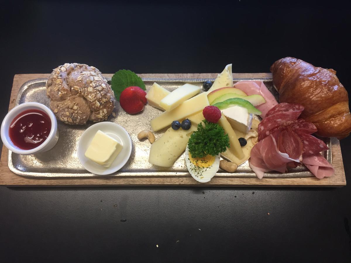 Landcafe Mit Mini Hotel ブルクドルフ エクステリア 写真